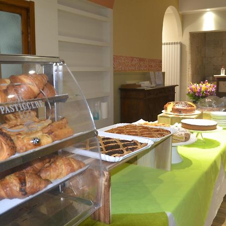 Hotel Azzurro L'Aquila Ngoại thất bức ảnh