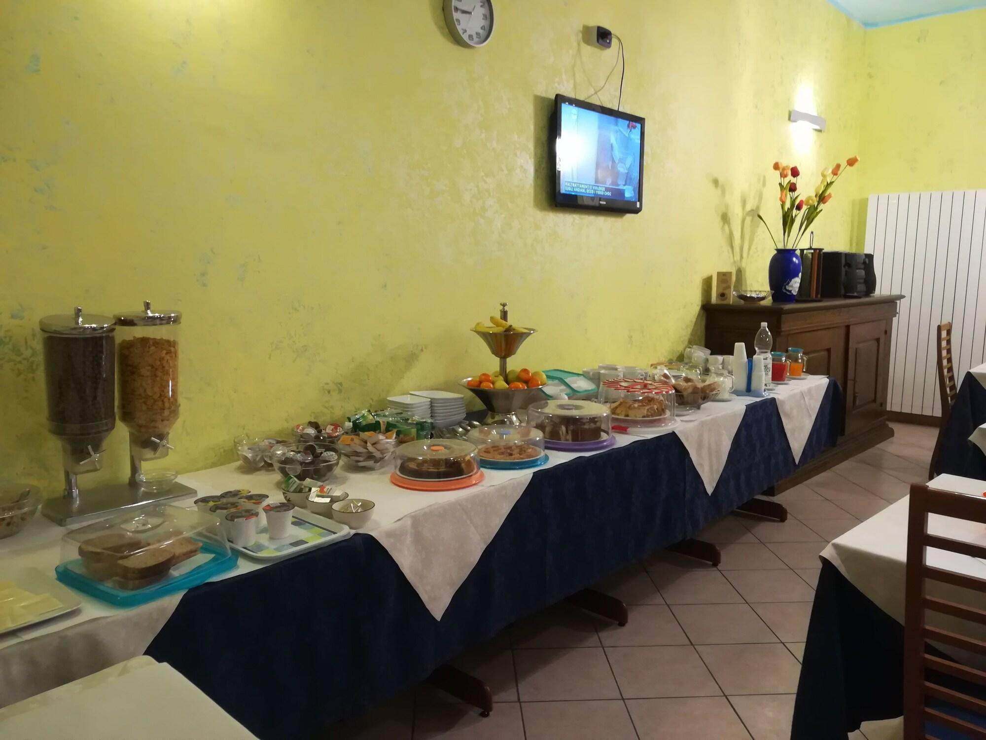 Hotel Azzurro L'Aquila Ngoại thất bức ảnh
