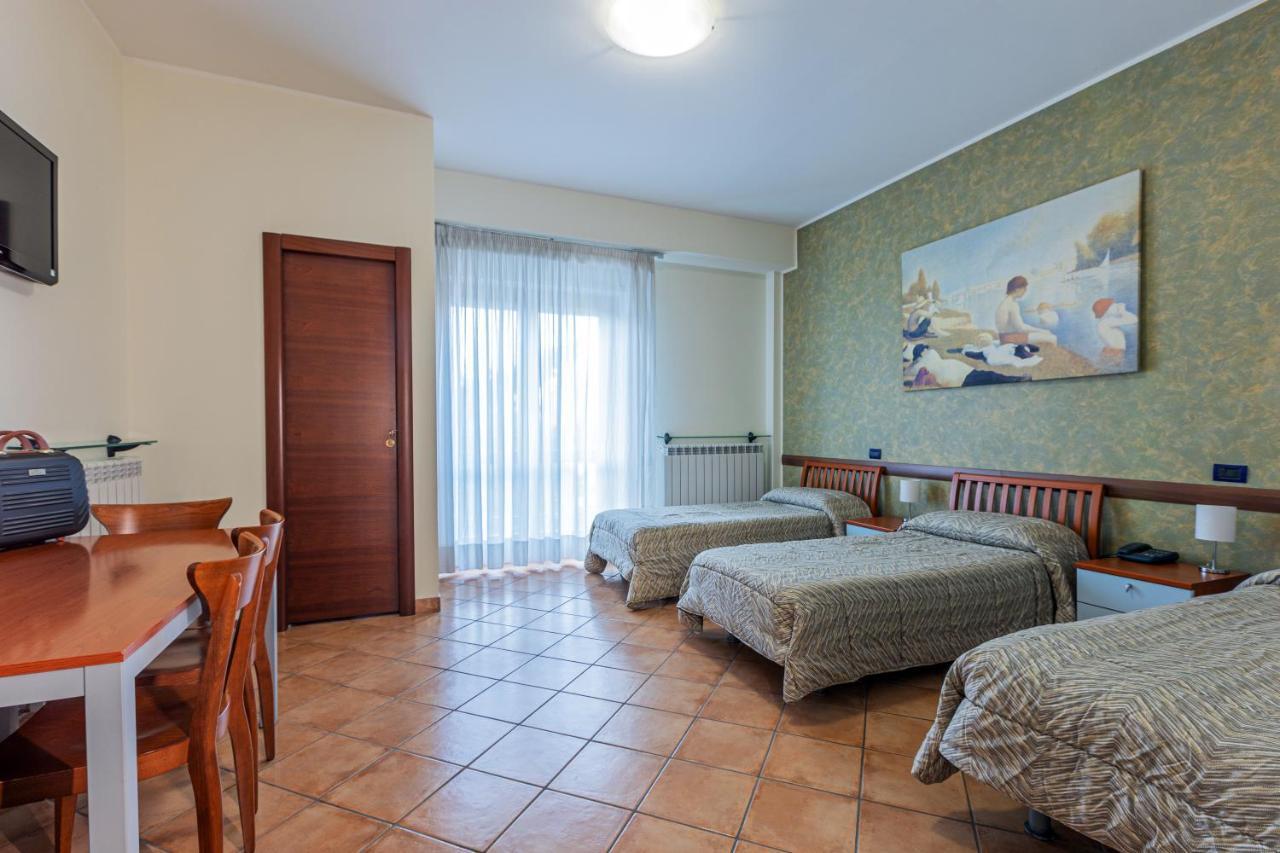 Hotel Azzurro L'Aquila Ngoại thất bức ảnh