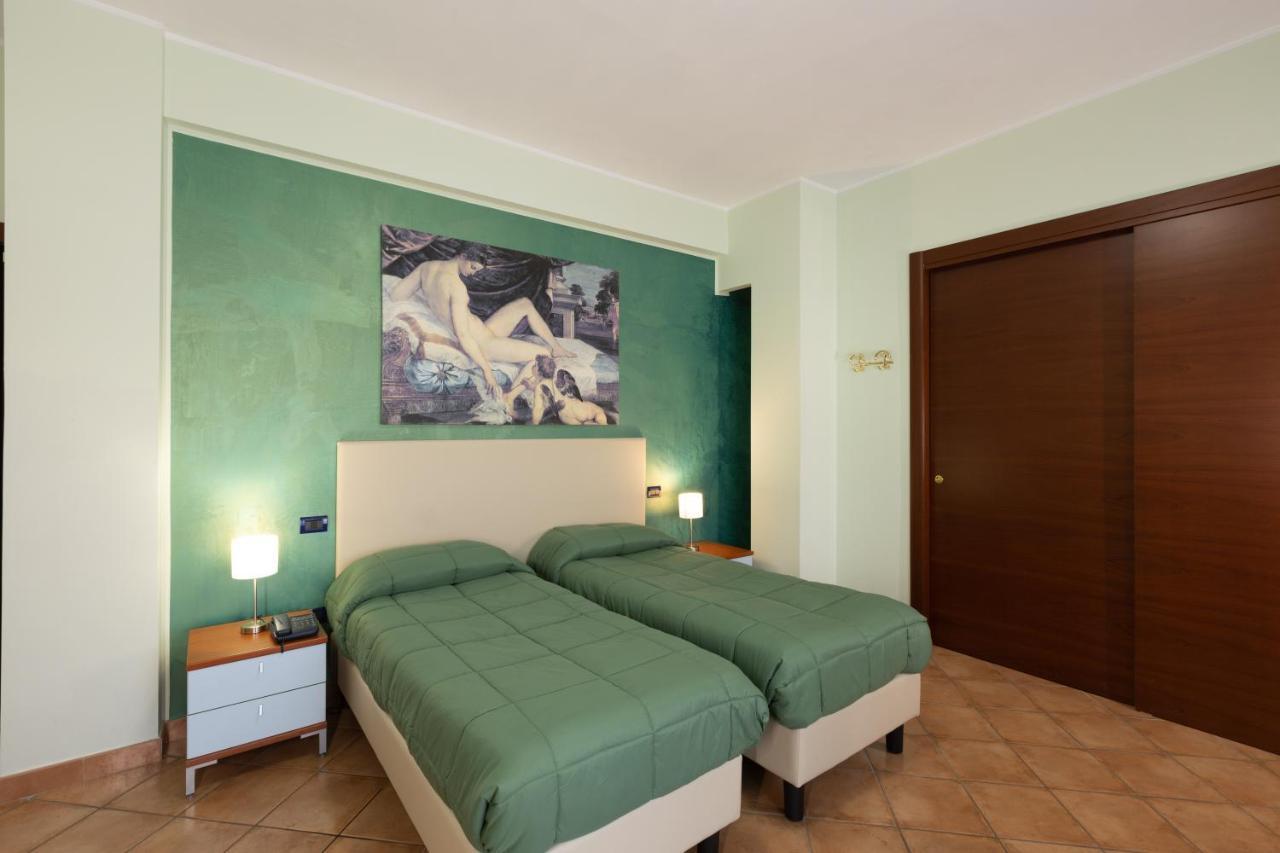 Hotel Azzurro L'Aquila Ngoại thất bức ảnh