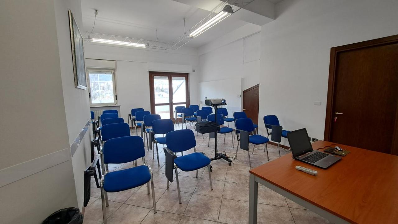 Hotel Azzurro L'Aquila Ngoại thất bức ảnh