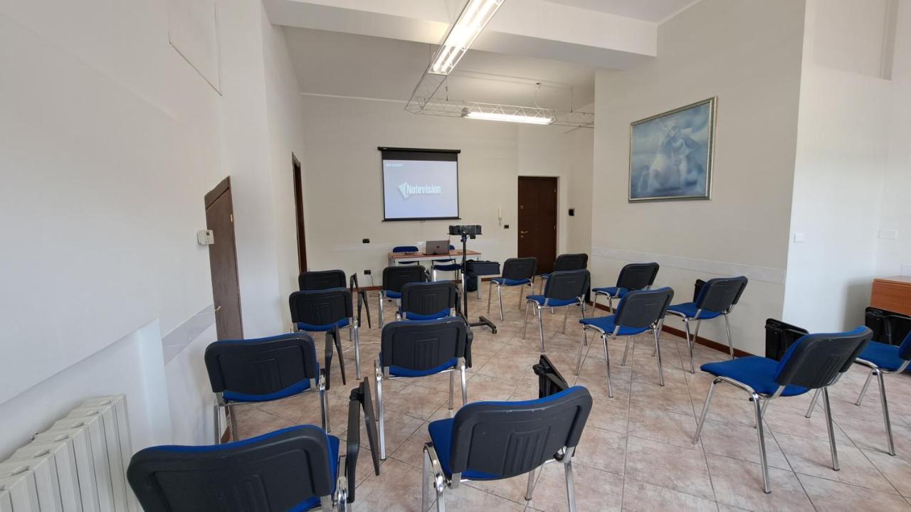 Hotel Azzurro L'Aquila Ngoại thất bức ảnh